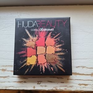 Huda Beauty Coral Obsessions Palette